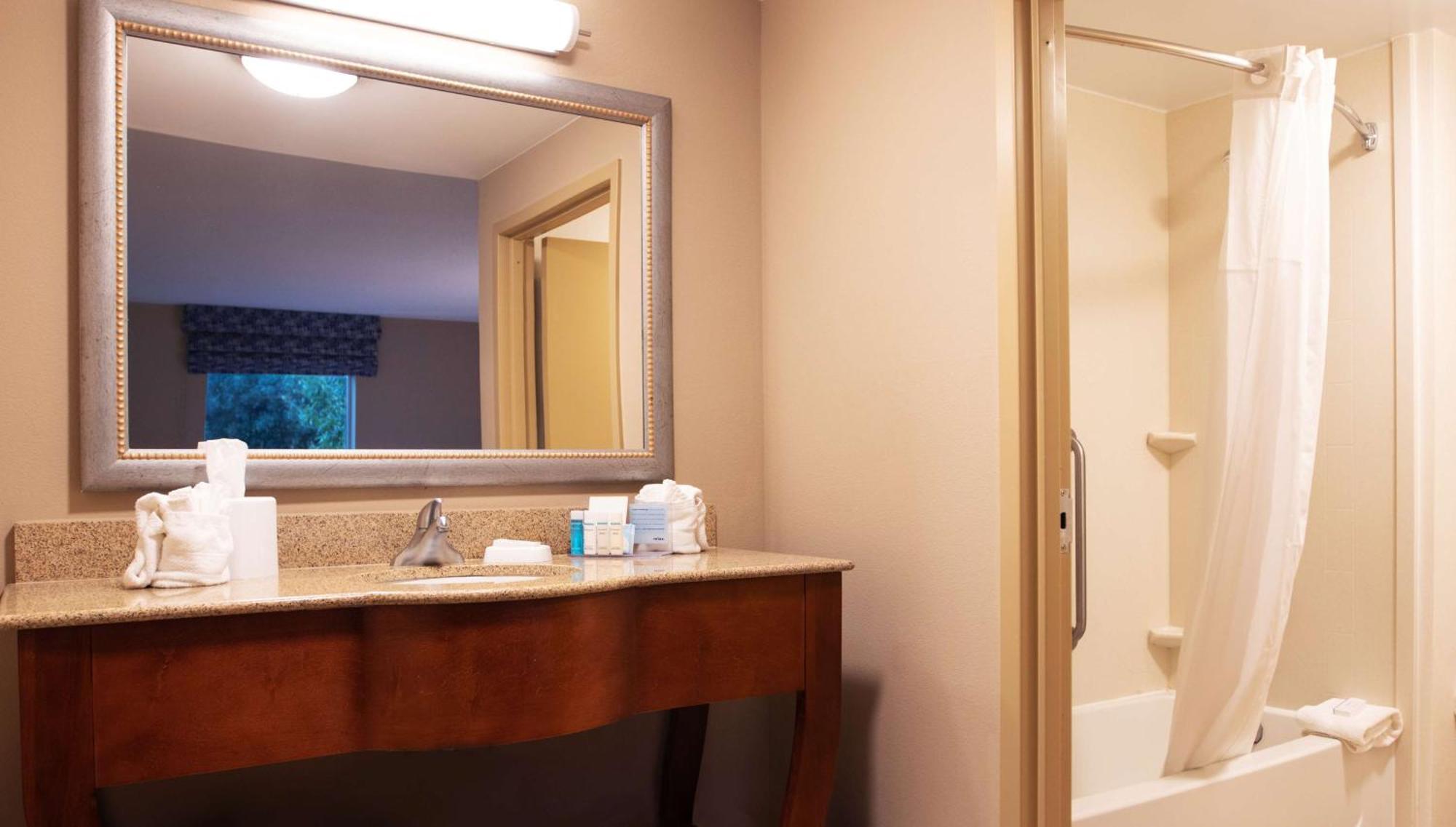 Hampton Inn Gloucester Exteriér fotografie