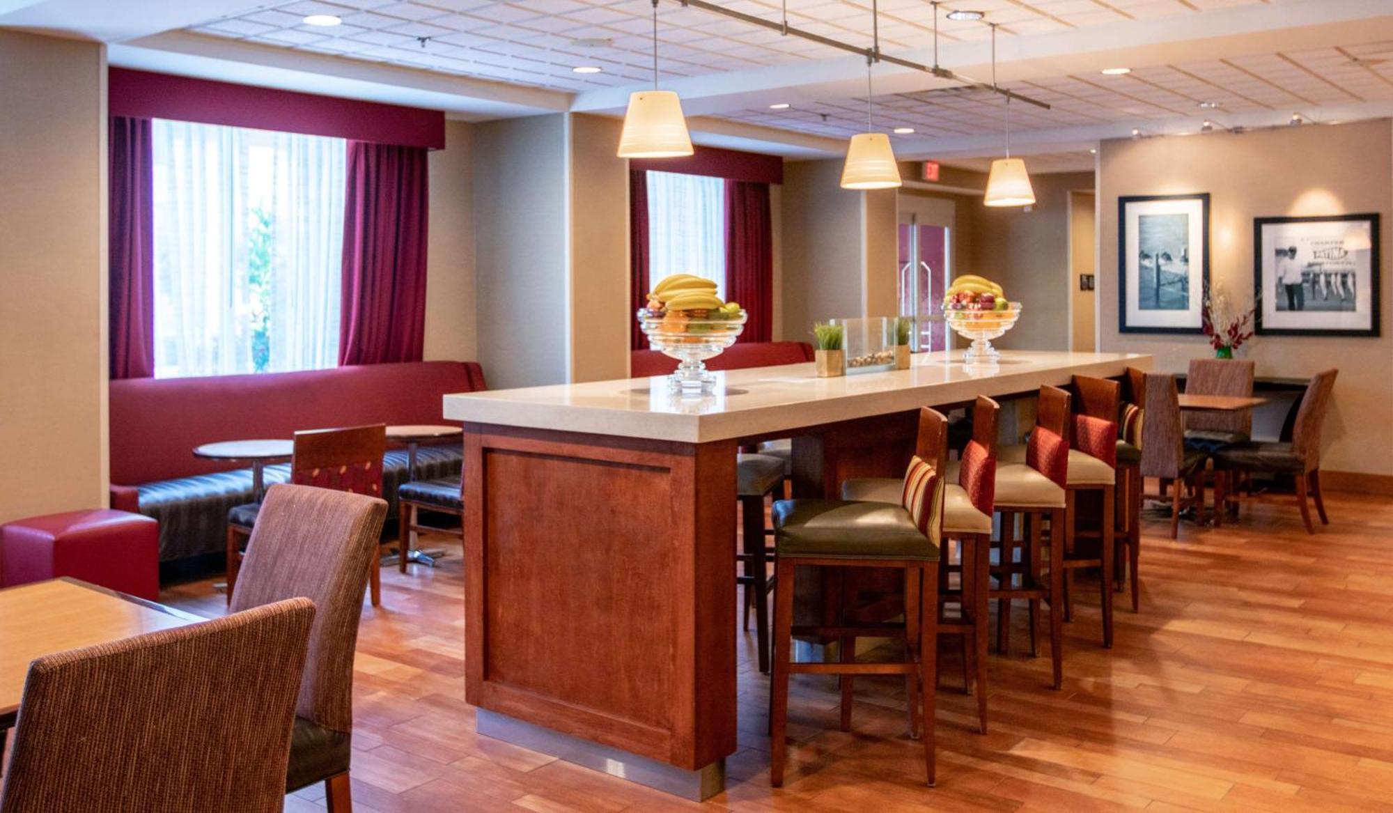 Hampton Inn Gloucester Exteriér fotografie