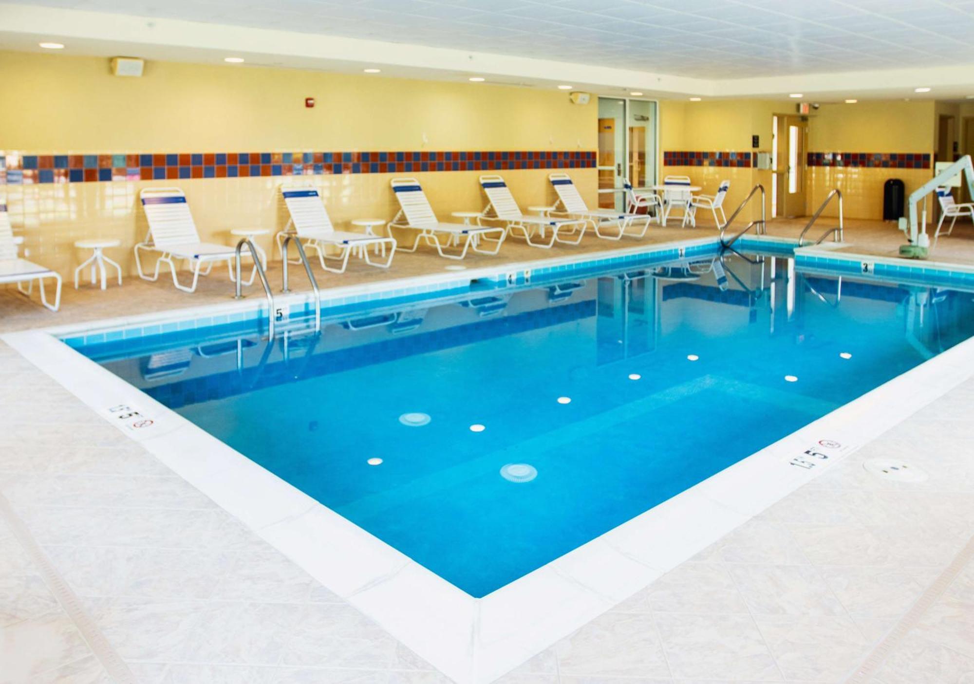 Hampton Inn Gloucester Exteriér fotografie